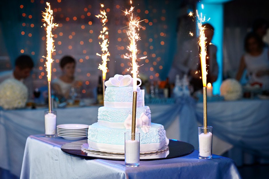 Кусок свадебного торта