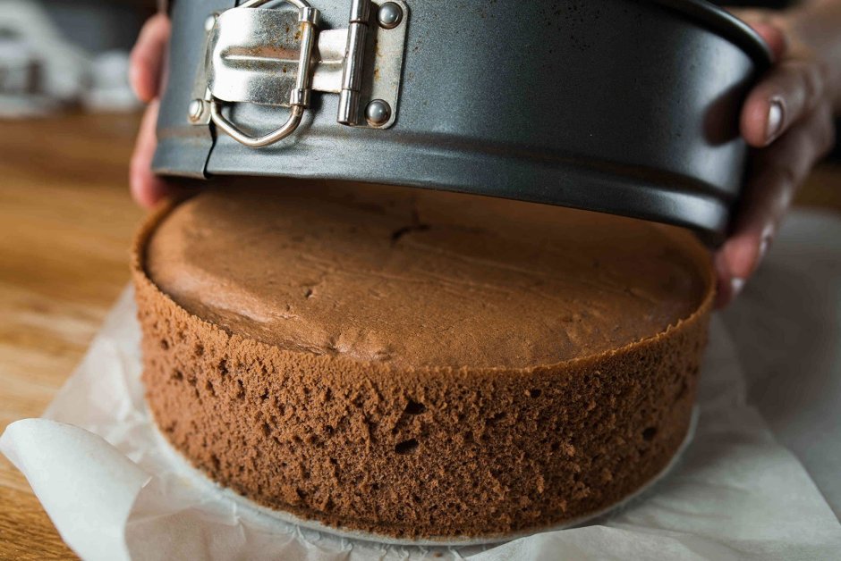 Шоколадный бисквит для торта пышный
