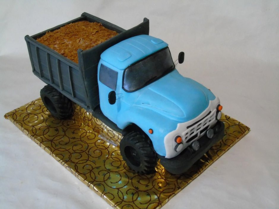 Торт в виде грузовика
