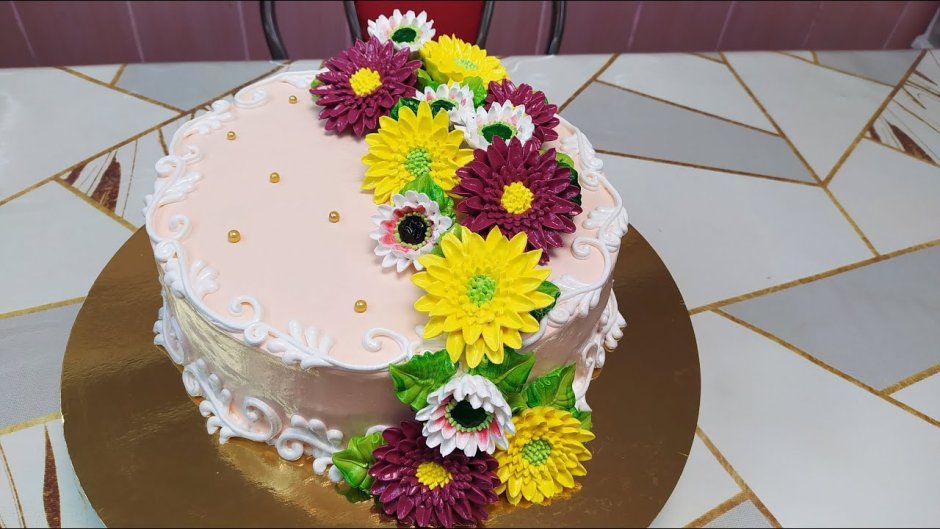 Simple Yellow Cake decoration ideas for Birthday