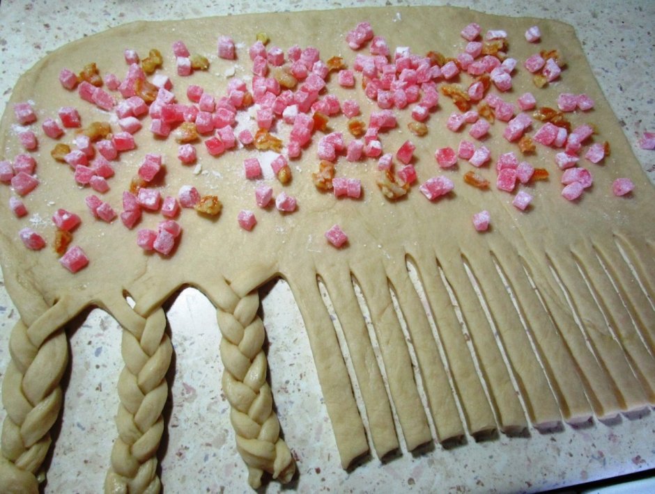 Украшения на сладкий пирог из теста