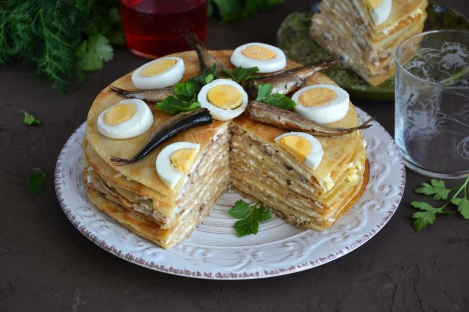 Закусочный торт из готовых слоеных коржей