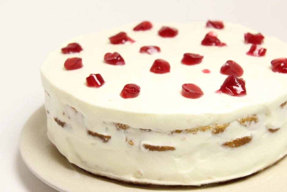 Творожный торт с клубникой без выпечки