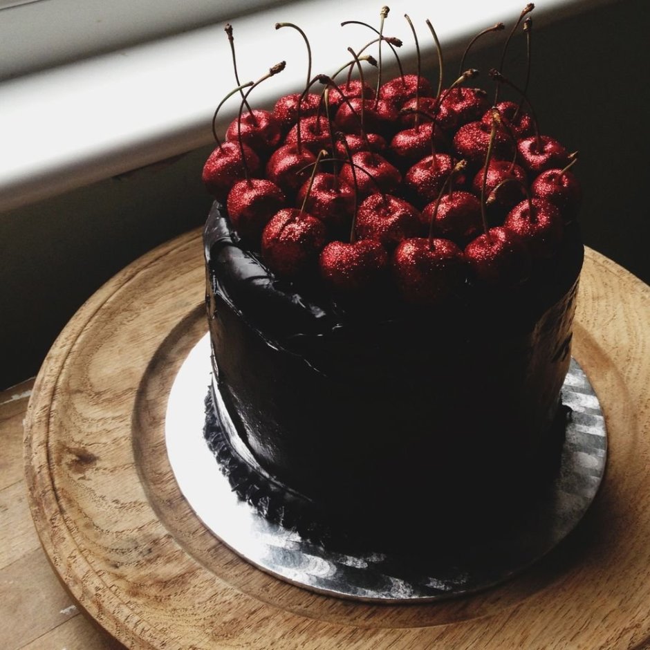 Черный торт красный бархат