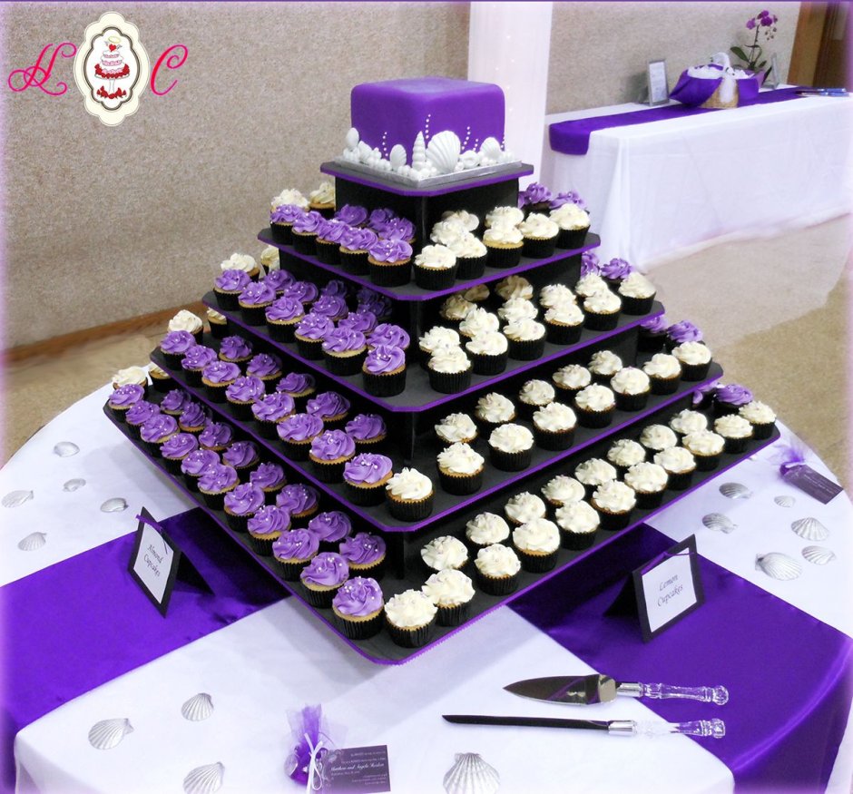 Свадебные капкейки фиолетовые