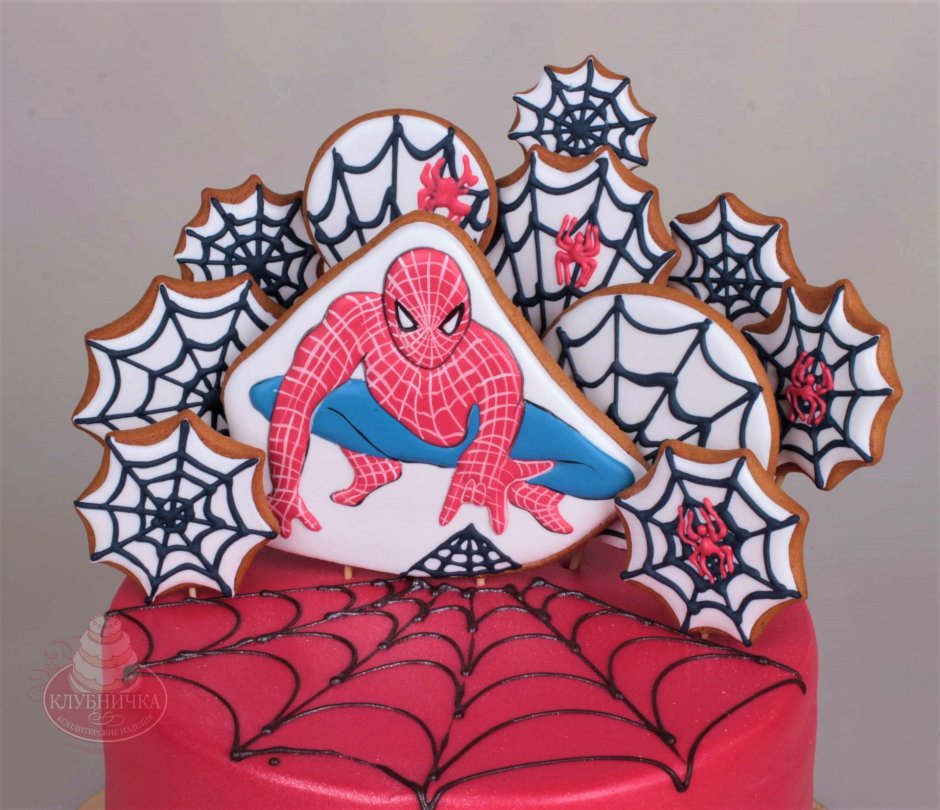 Торт с пряничным человеком пауком