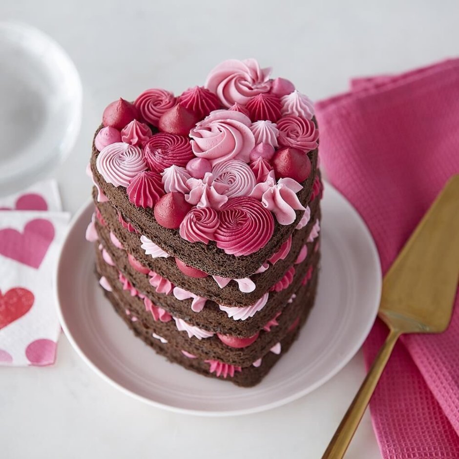 Декор торта сердечками