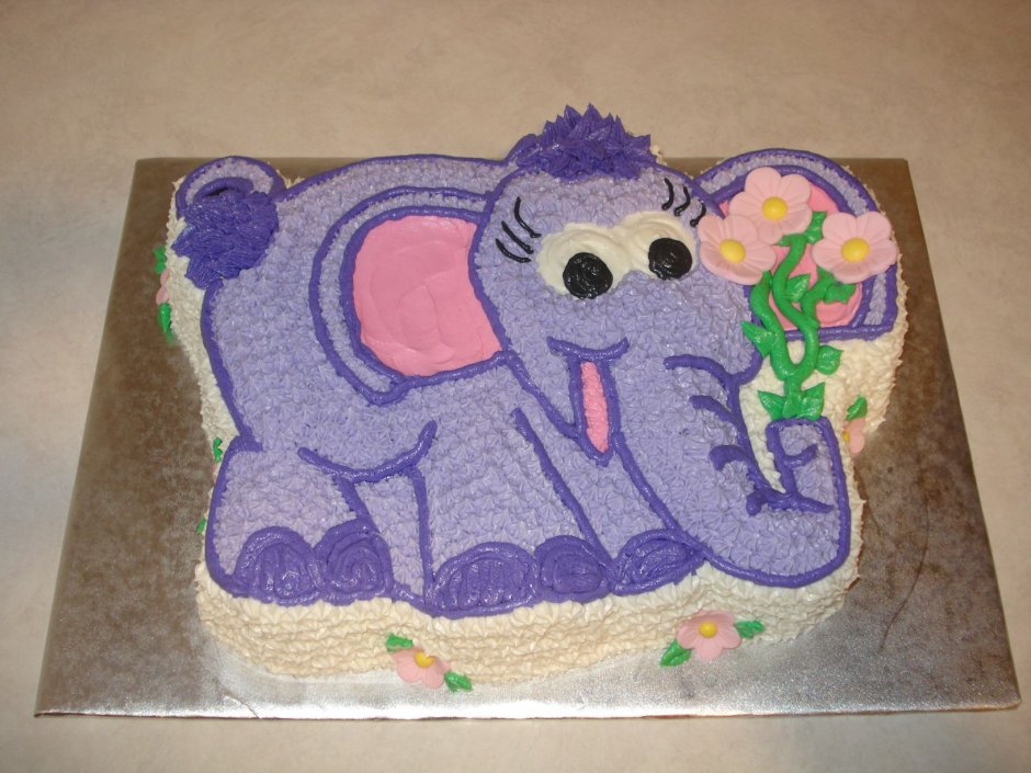 Кремовый торт в виде слона