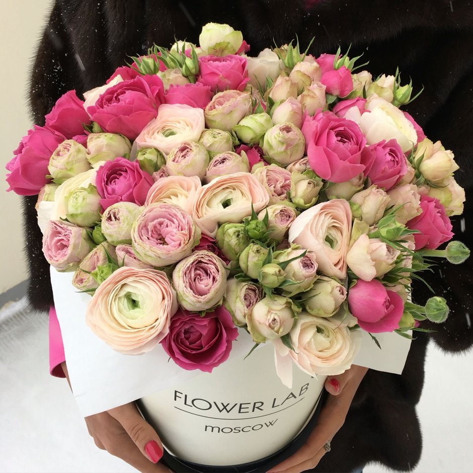 Цветы букет пионовидные розы