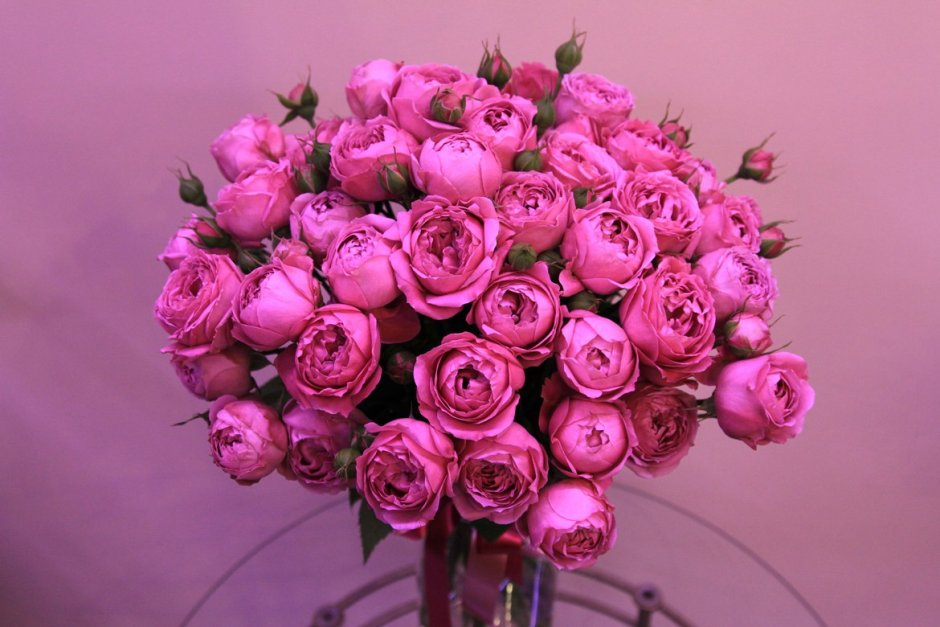 Букет пионовидных роз с днем рождения