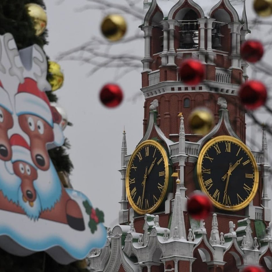 Кремль часы-куранты новый год фейерверки