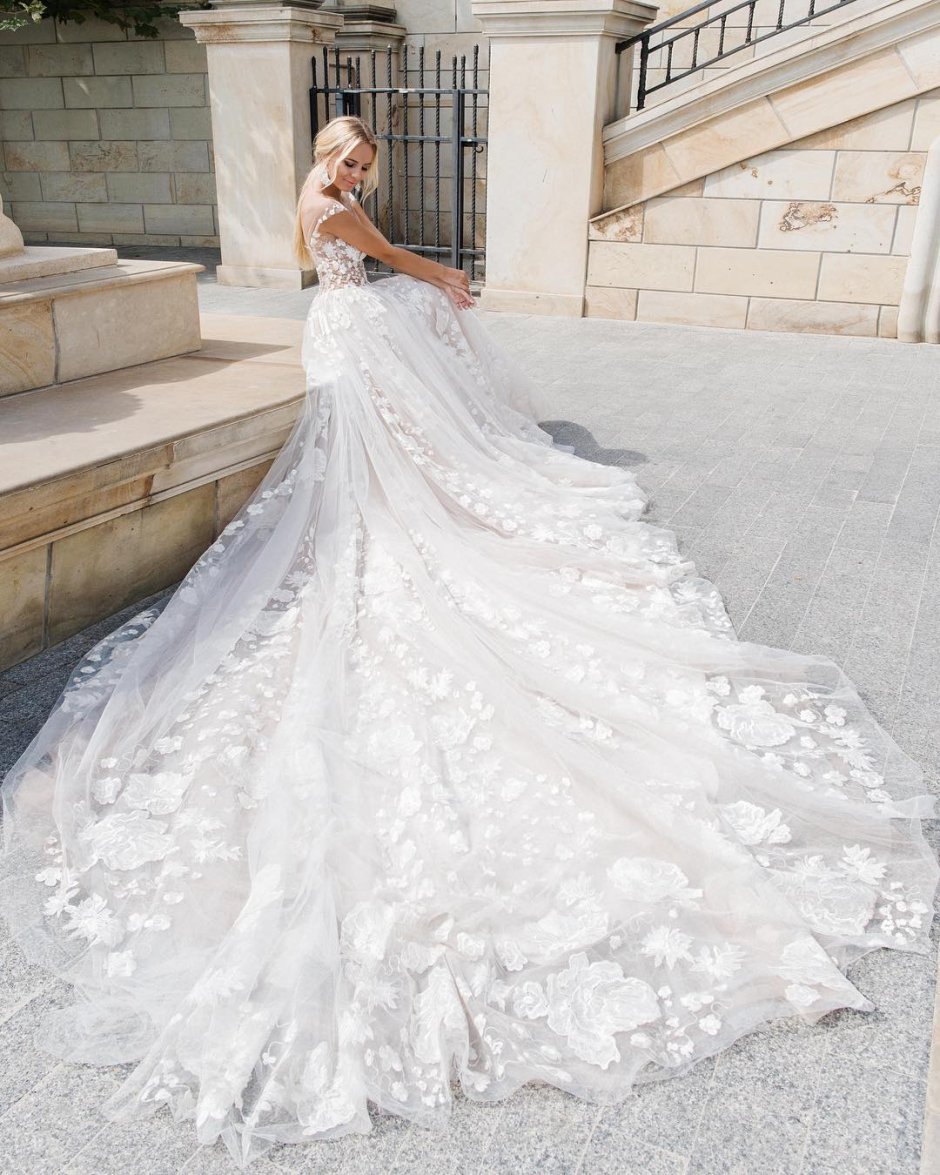 Красивое свадебное платье 2019