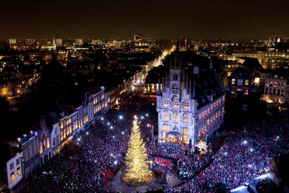 Трафальгарская площадь в Лондоне на Рождество