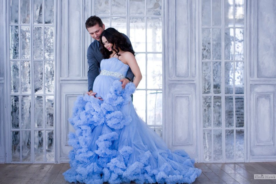 Фотосессия беременных с мужем в платье