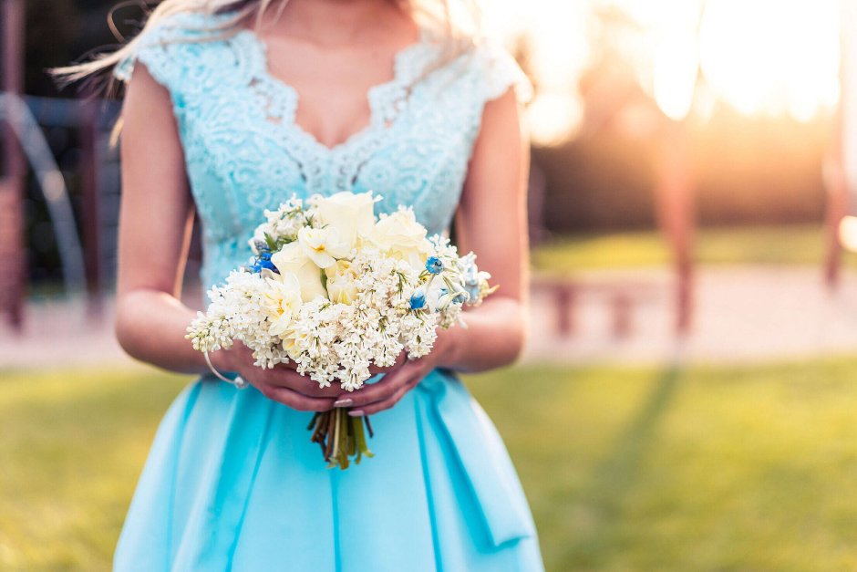 Свадебное платье с синим градиентом