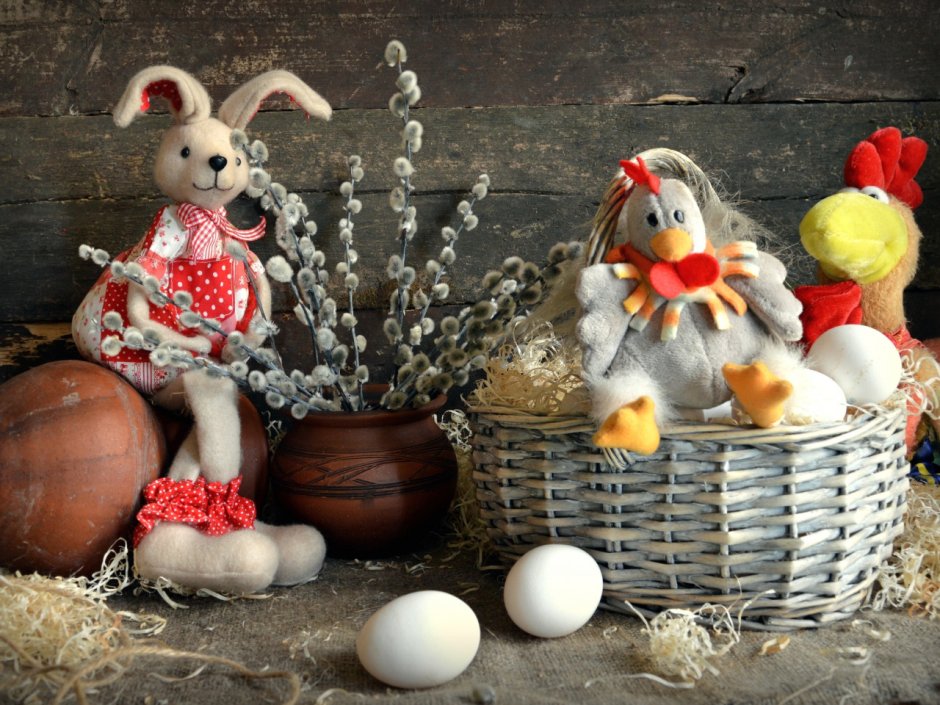 Пасхальные композиции с кроликом и яйцами