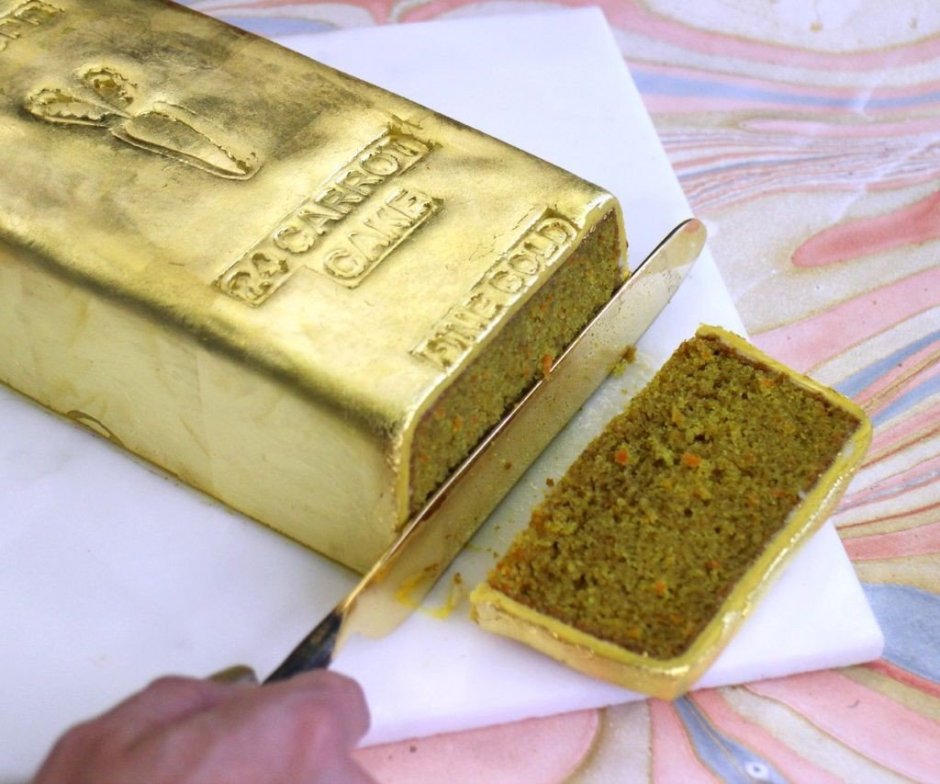 Торт в виде слитка золота