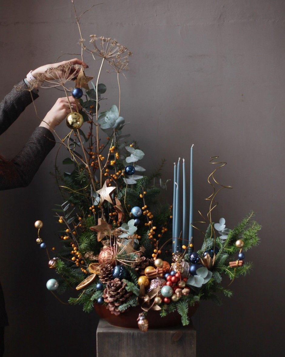 Цветок пуансеттия Рождественская на елку