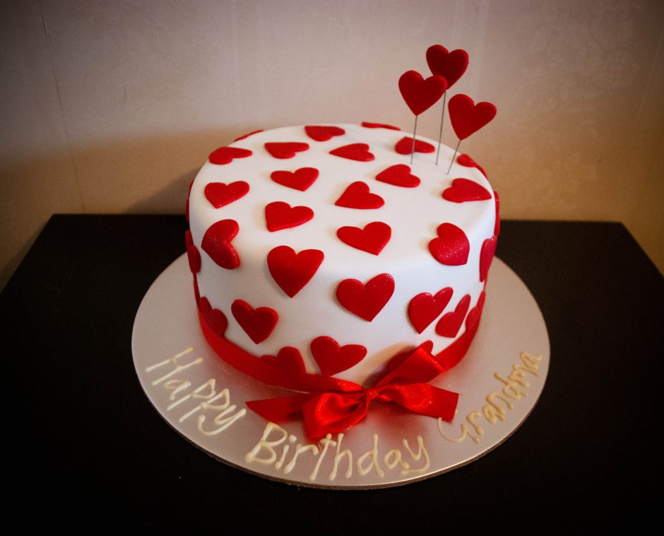 Торт с сердечками для девочки на день рождения