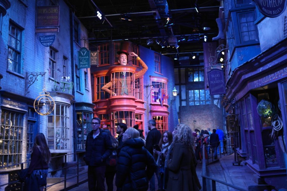 Магазин волшебные вредилки косой переулок из Гарри Поттера