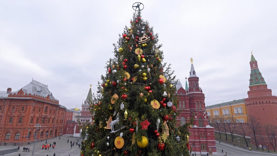 Новогодняя елка в Москве 2021 в Кремле