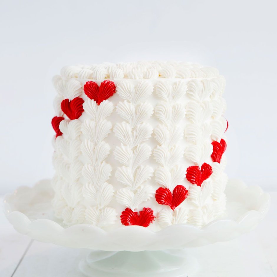 Торт в форме сердца из крема
