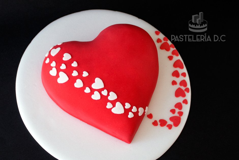 Украсить торт сердце