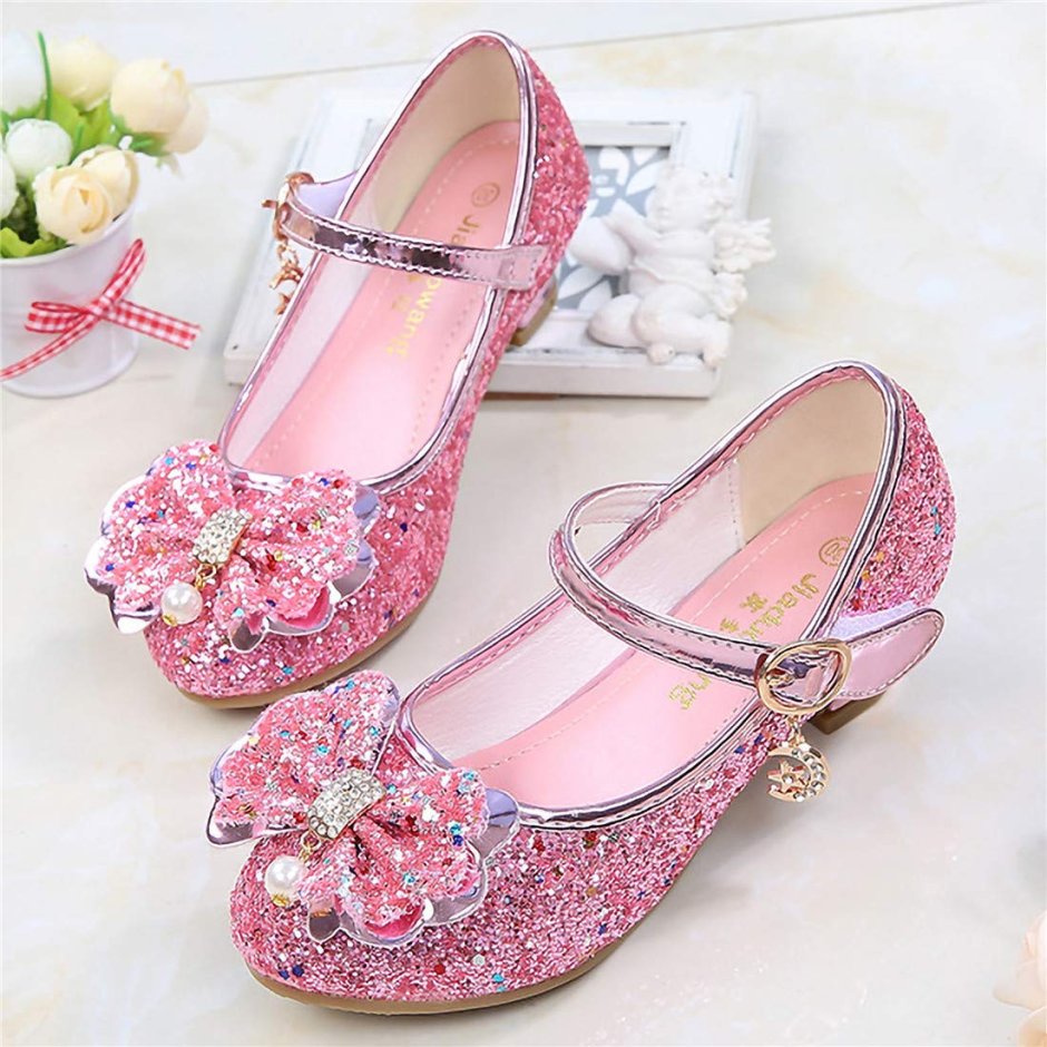Розовые туфли для девочек