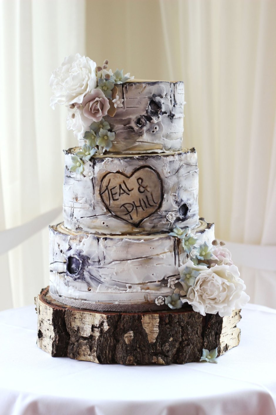 Свадебный торт с шишками