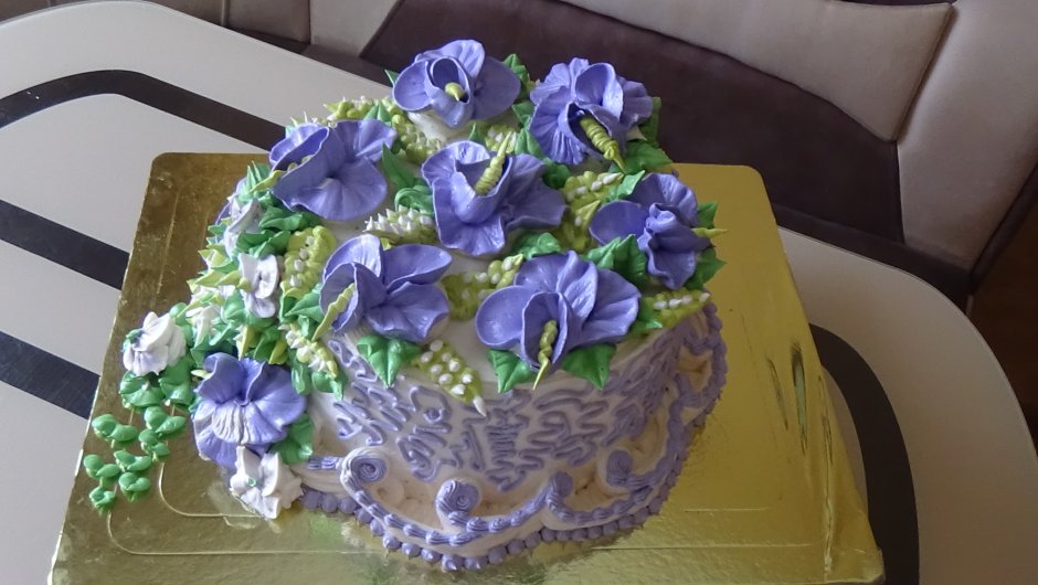 Торт для мужчины с цветами