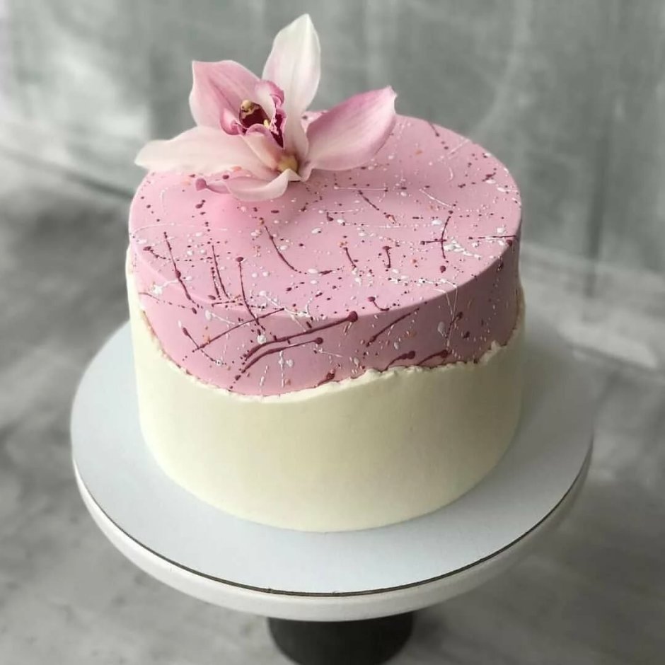 Нежный торт для мамы на день рождения