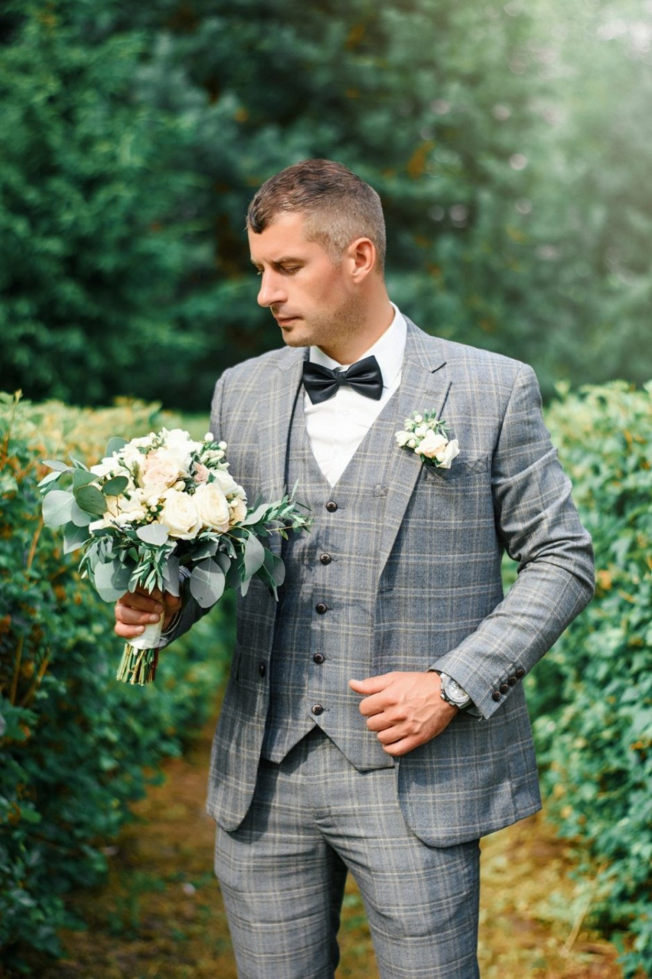 Свадебный мужской костюм летний