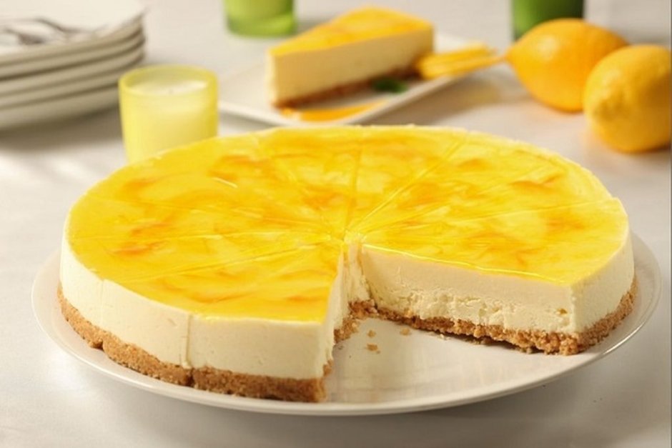 День лимонного шифонового торта (National Lemon Chiffon Cake Day) - США