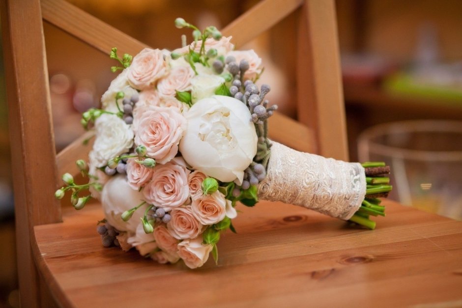 Букет невесты кустовых роз