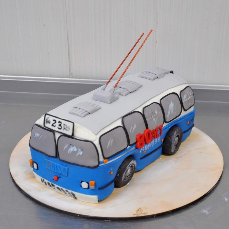 Торт с троллейбусом