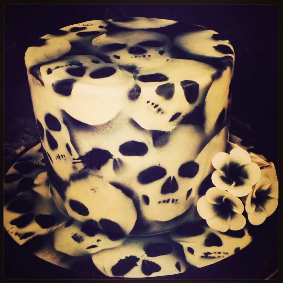 Красивые торты на день рождения с черепом
