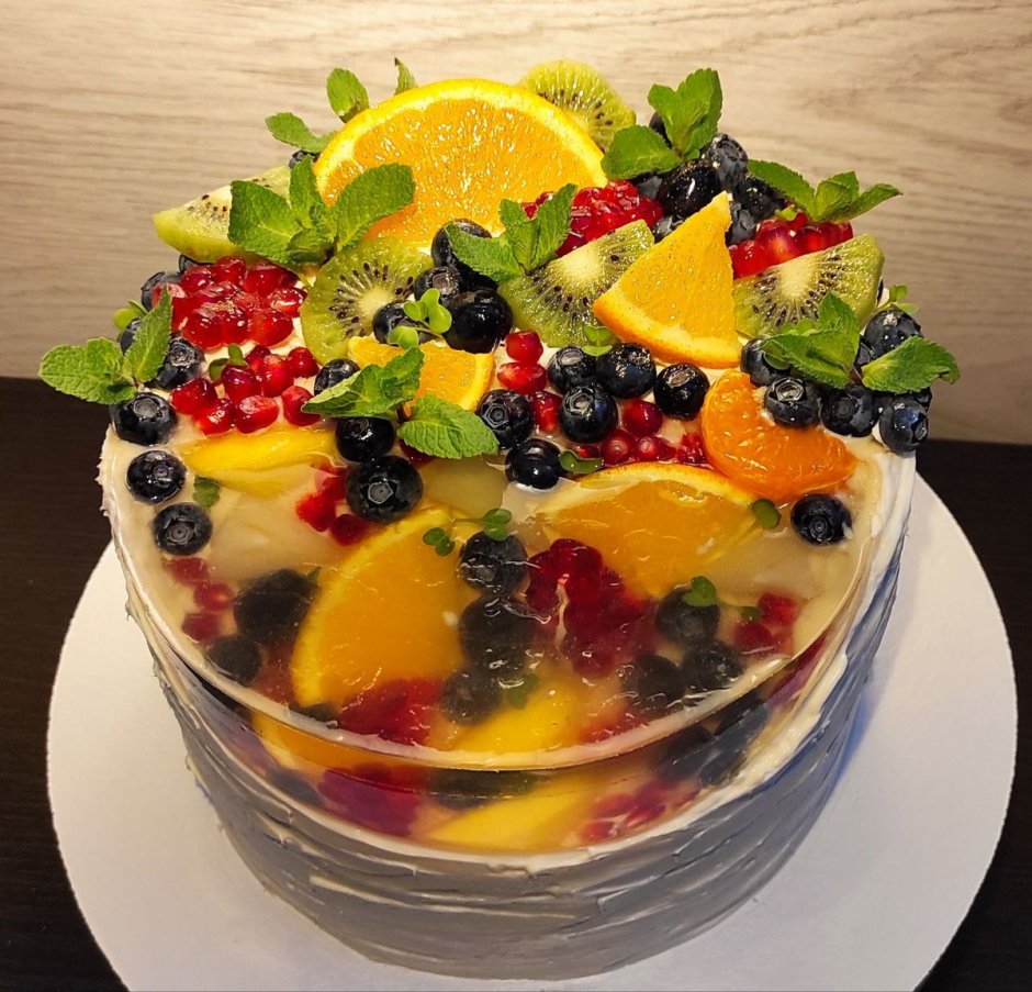 Десерт битое стекло с фруктами