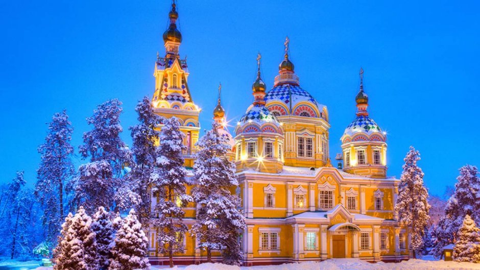 Храм рядом с собором Рождества Христова в Тбилиси