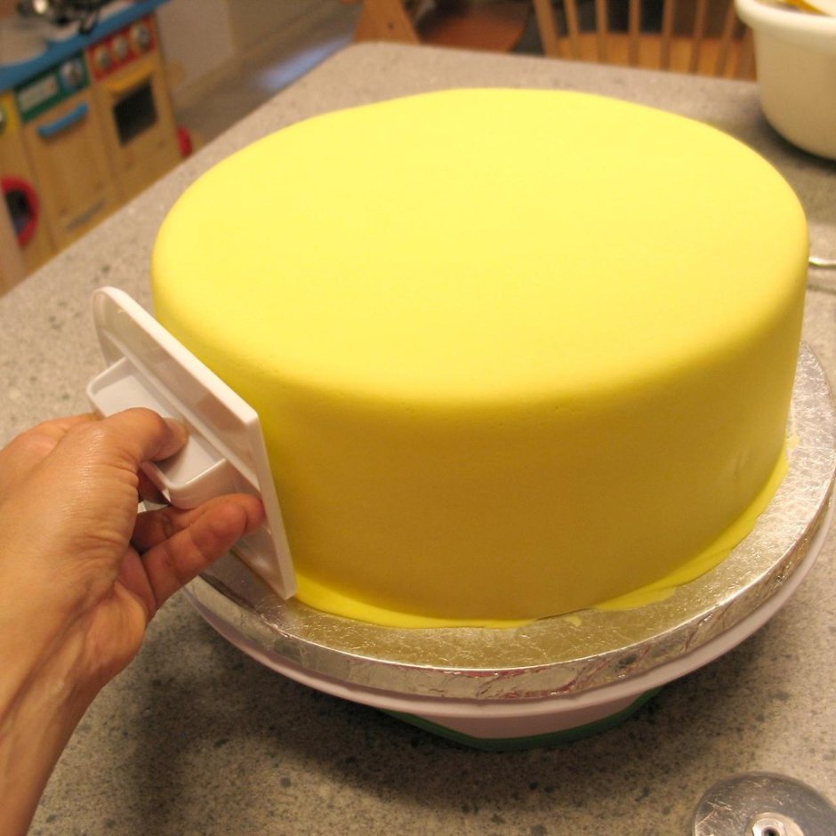 Украшение торта мастикой