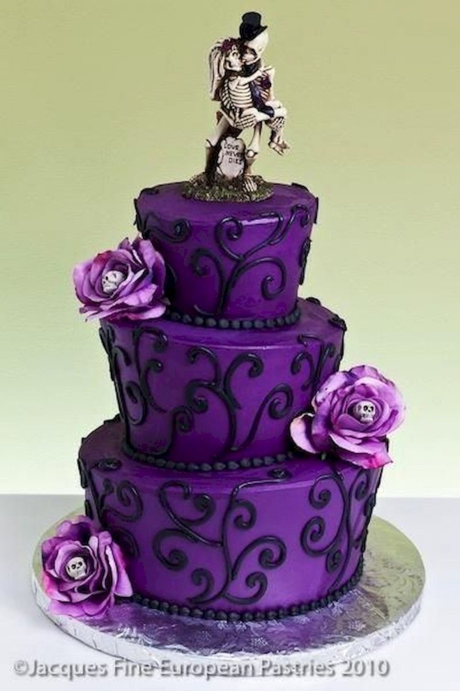 Темно фиолетовый торт