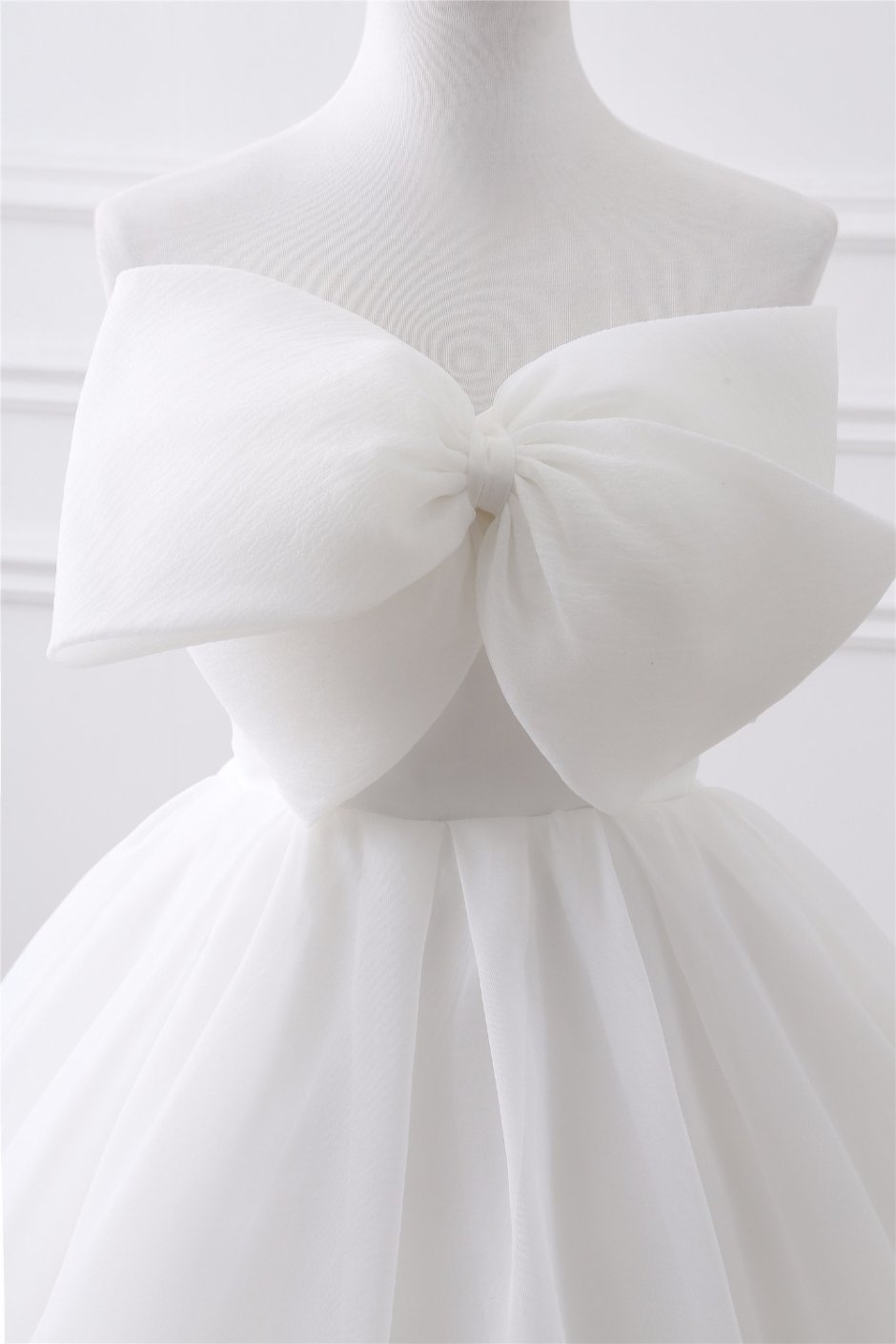 Свадебное платье с бантиком