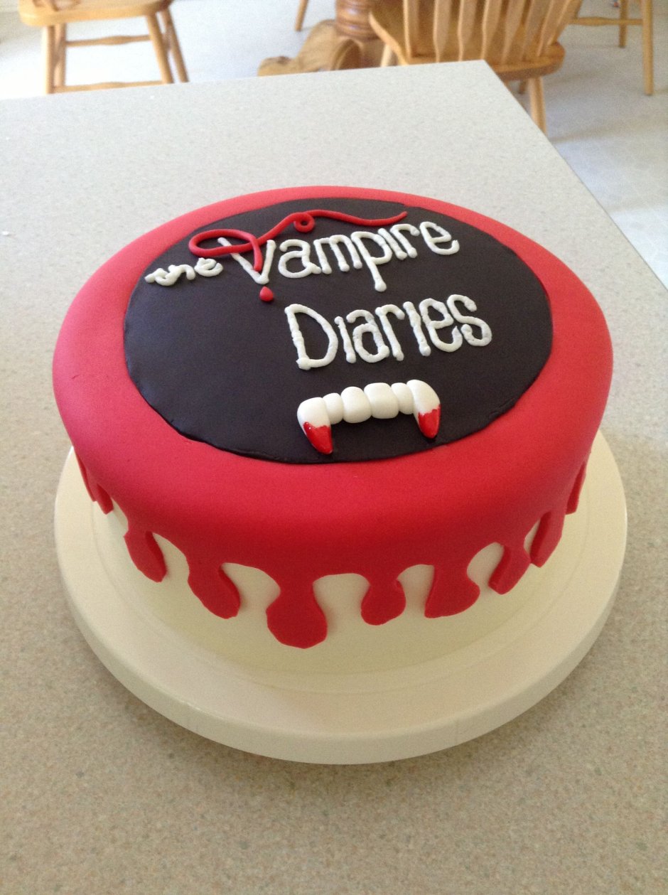 Торт Vampire Diaries