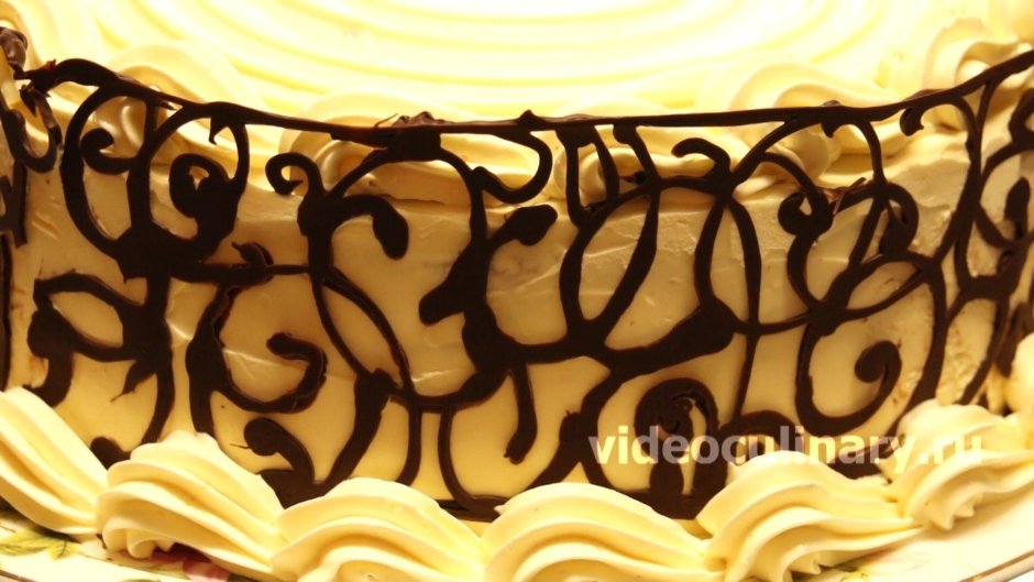 Украшение торта шоколадом завитками