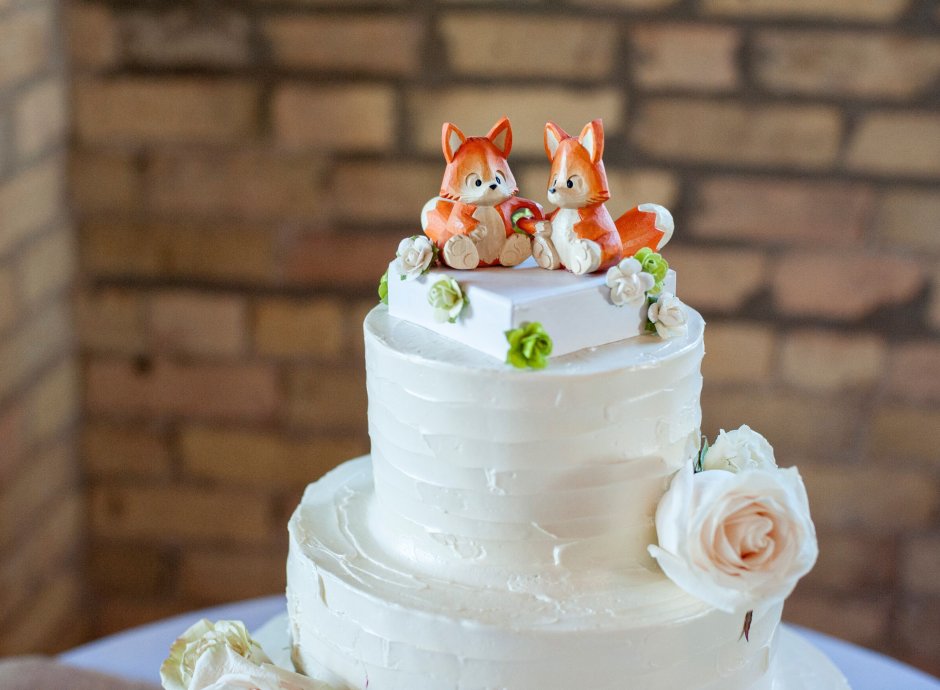 Свадебный торт с лисами