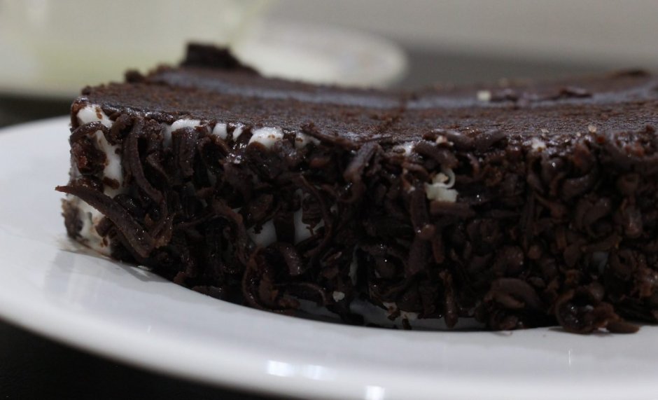 Кусок шоколадного торта