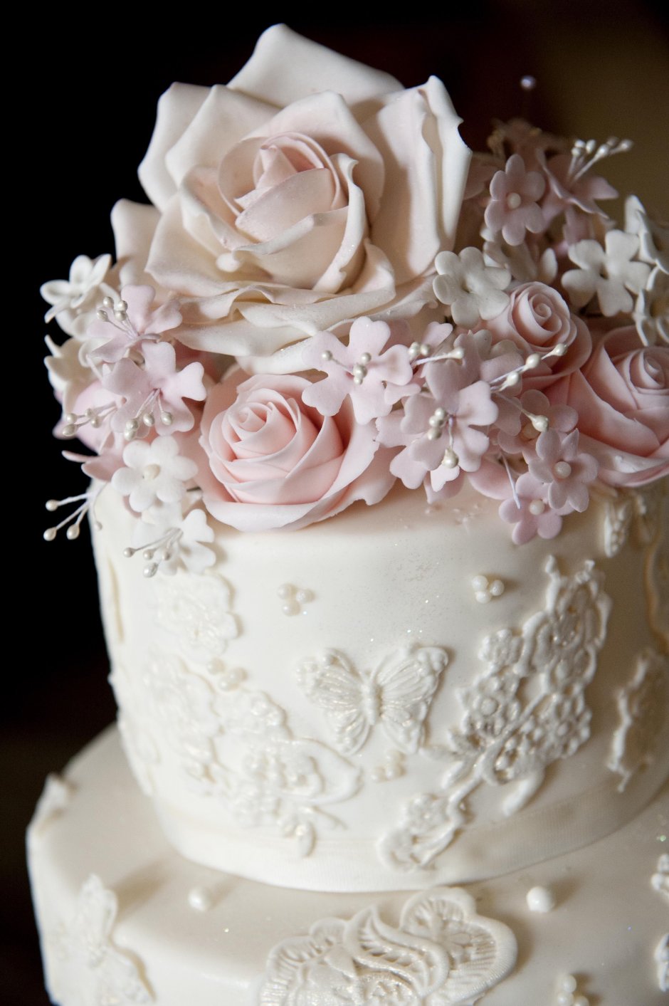 Торт на свадьбу одноярусный с цветами