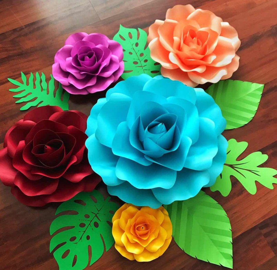 Оригинальные цветы из цветной бумаги