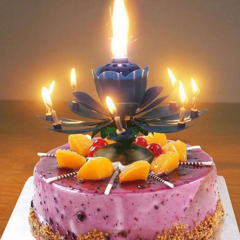 Торт со свечками