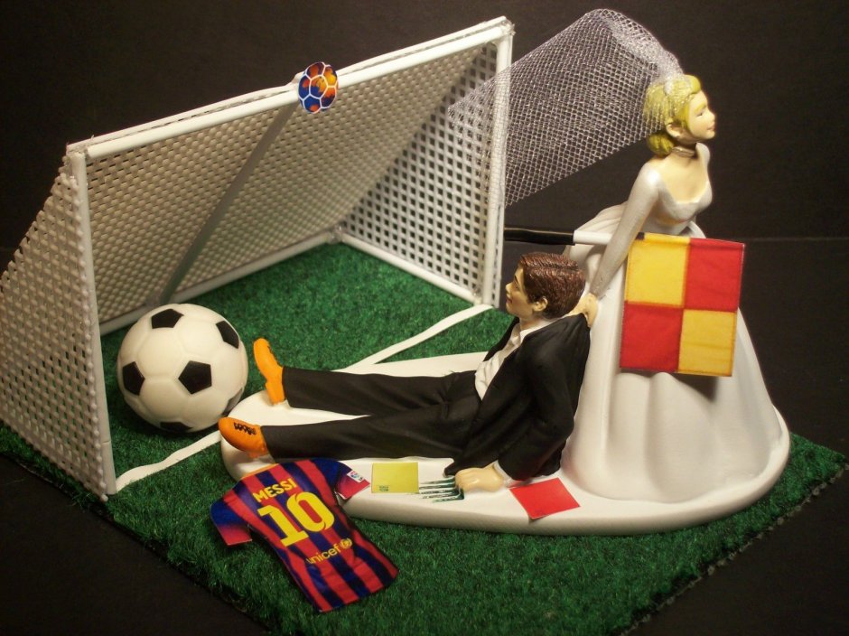 Свадебный торт футбольный