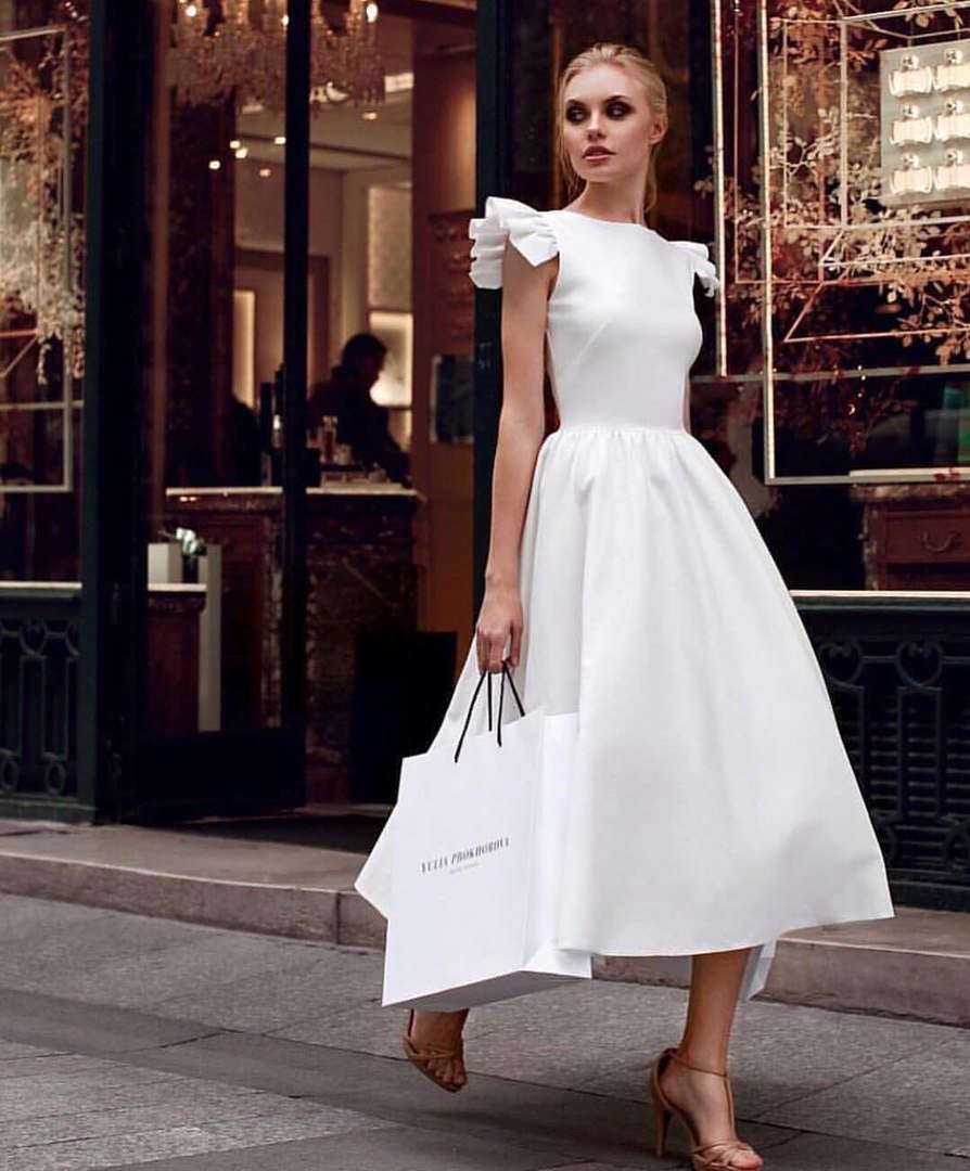 Белое платье миди элегантное